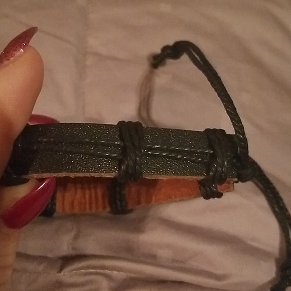 Vintage Leather Bracelet - Picture 2 of 2